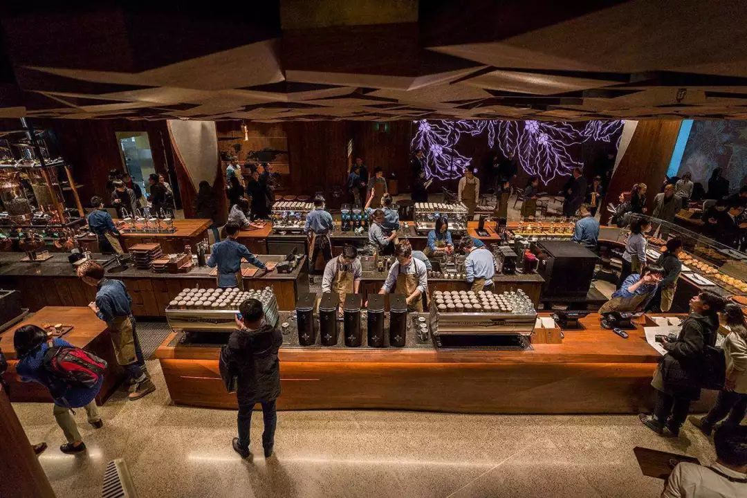 星巴克上海烘焙工坊開業大半年，“沉浸式咖啡”的體驗怎麼樣了？